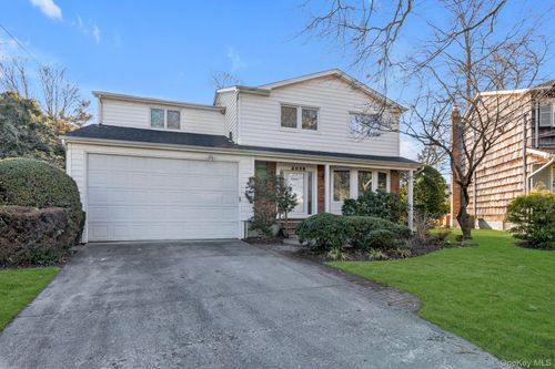2038 Berfond Ct, Merrick, NY, 11566-4716 | Card Image