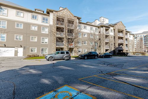 1403-8 Dayspring Cir, Brampton, ON, L6P2Z7 | Card Image