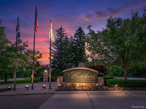 111-741 Briar Hill Ln, Bloomfield Hills, MI, 48304-1443 | Card Image