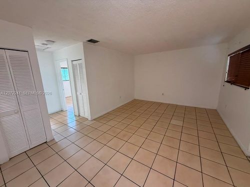 208-1501 W 42nd St, HIALEAH, FL, 33012-5883 | Card Image