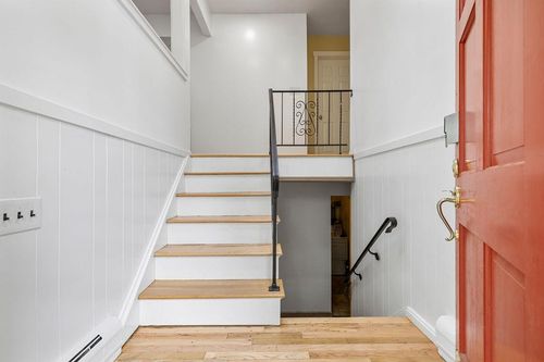 10 Karow Ct, Monsey, NY, 10952-4904 | Card Image