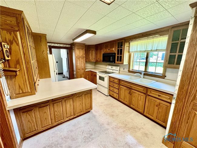 211 S Keyser St, House other with 4 bedrooms, 2 bathrooms and 1 parking in Holgate OH | Image 5