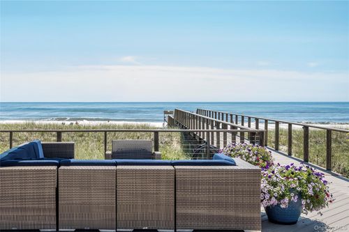 a18-585 Dune Rd, Southampton, NY, 11968-4714 | Card Image