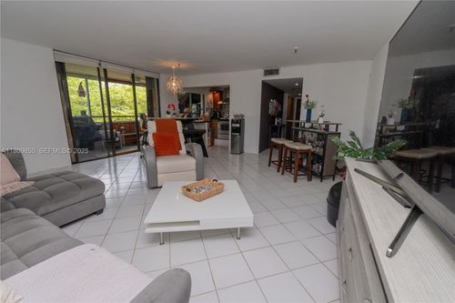419-665 Ne 195th St, Miami, FL, 33179-3339 | Card Image
