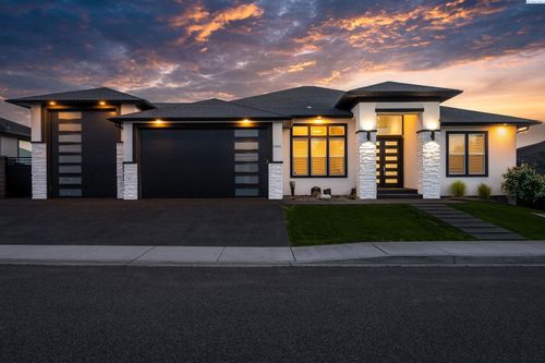 2441 Tiger Ln, Richland, WA, 99352-8837 | Card Image