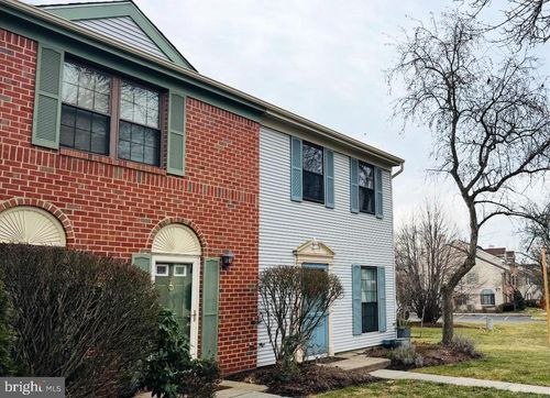 5 Stout Ct, LAWRENCEVILLE, NJ, 08648-2642 | Card Image