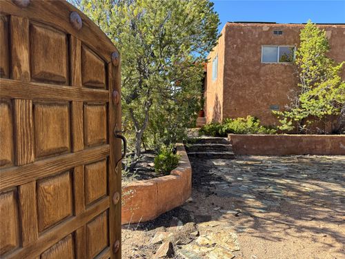 1092 Mansion Ridge Road, Santa Fe, NM, 87501 | Card Image
