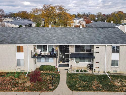 unit-7-8497 Kennedy Cir, Warren, MI, 48093-2229 | Card Image