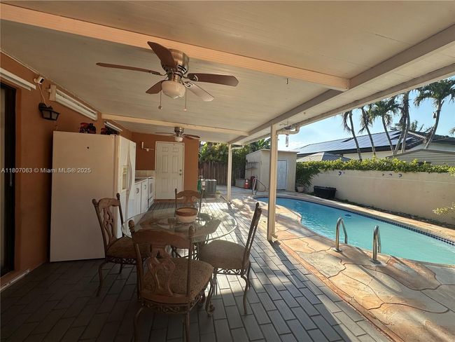 10075 Nw 129 Th Ter, House other with 3 bedrooms, 2 bathrooms and null parking in Hialeah Gardens FL | Image 15
