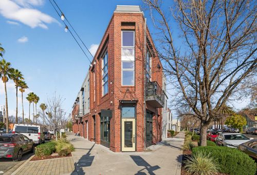 3433 Broadway, Sacramento, CA, 95817-2800 | Card Image