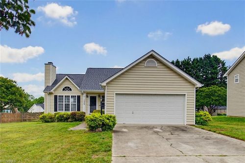 1509 Squires Ln, Kernersville, NC, 27284-7935 | Card Image