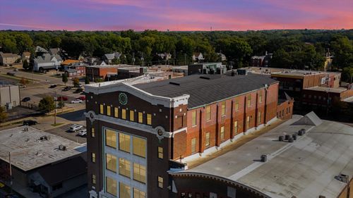 apt-5-209 E Washington St, Bloomington, IL, 61701-4457 | Card Image