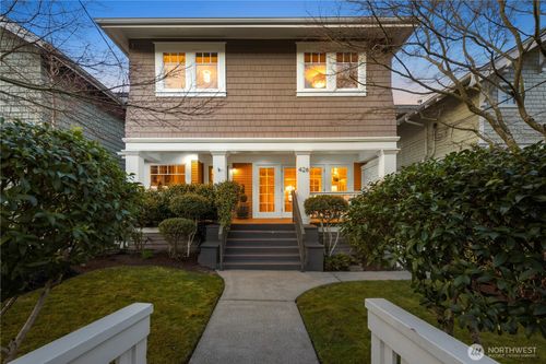 426 Smith St, Seattle, WA, 98109-2154 | Card Image