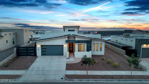 333 Blue Valley Dr, Horizon City, TX, 79928-6083 | Card Image