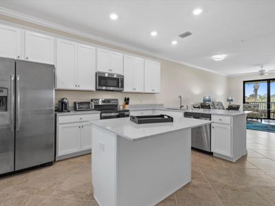 403 - 17510 Gawthrop Drive, Condo with 2 bedrooms, 2 bathrooms and null parking in Bradenton FL | Image 2