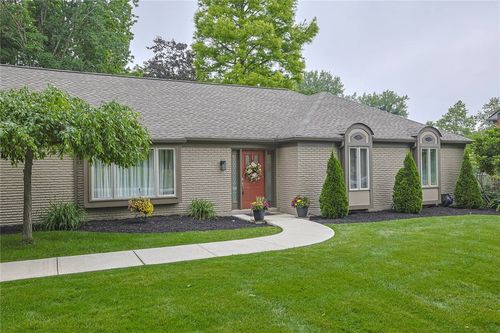 6725 Vienna Woods Trl, Dayton, OH, 45459-1241 | Card Image