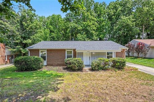 1605 Stoneybrook Drive, High Point, NC, 27265 | Card Image