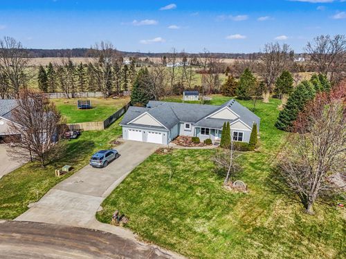 27580 Manchester Cir, Paw Paw, MI, 49079-8535 | Card Image