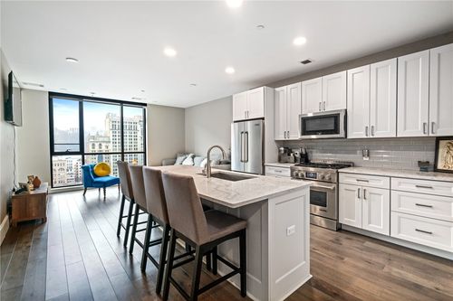 1303-350 Oliver Ave, Pittsburgh, PA, 15222-2459 | Card Image