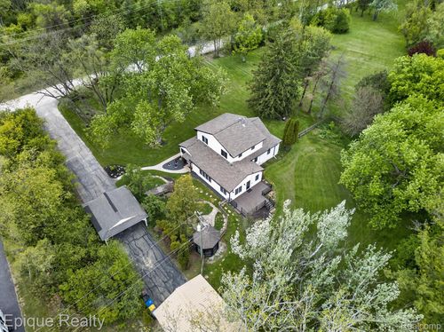 3710 Frains Lake Rd, Ann Arbor, MI, 48105-9511 | Card Image