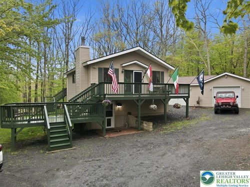 149 Mcmichaels Ct, Stroudsburg, PA, 18360-6588 | Card Image
