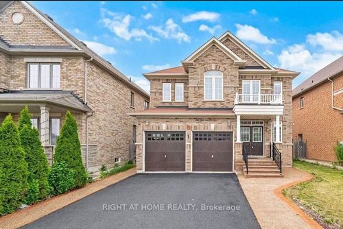 44 Gardenbrooke Trail, Brampton, ON, L6P3J3 | Card Image