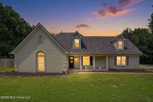 2860 Stonebrook Dr, Nesbit, MS, 38651-9189 | Card Image