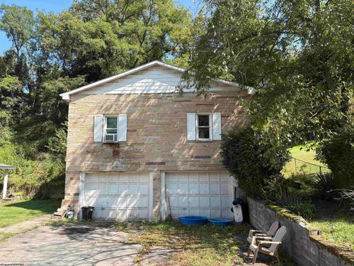 35 Harrison St, Westover, WV, 26501-4253 | Card Image