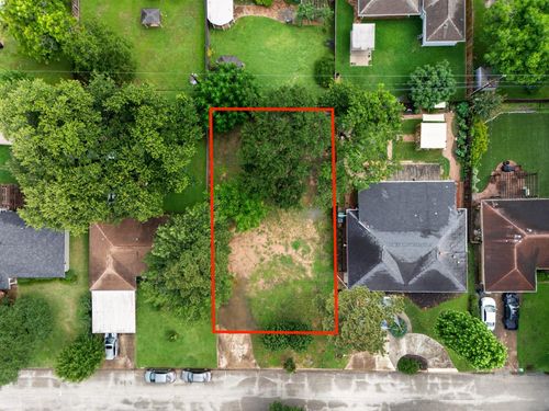 934 W 30th Street, Houston, TX, 77018 | Card Image