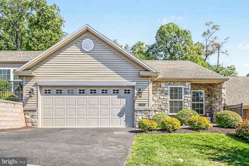 243 Red Haven Rd, NEW CUMBERLAND, PA, 17070-3174 | Card Image