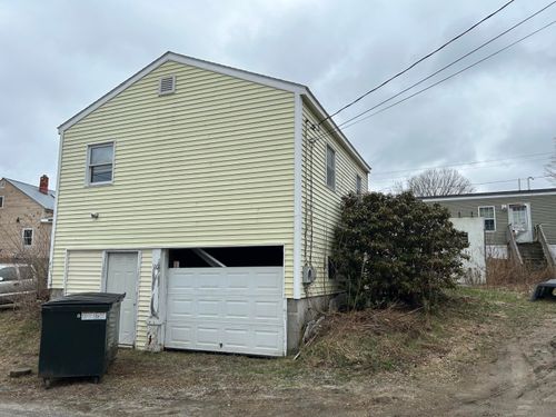 17 Royal Street, Winthrop, ME, 04364 | Card Image