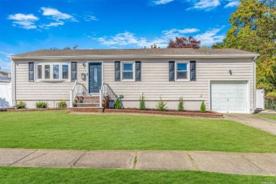 334 Nevada Street, House other with 3 bedrooms, 1 bathrooms and null parking in Lindenhurst NY | Image 3