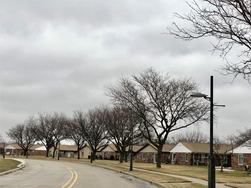 8681 Tucson Ct, Warren, MI, 48093-2334 | Card Image