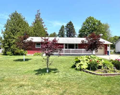 1540 Hendrick Road, Norton Shores, MI, 49441 | Card Image
