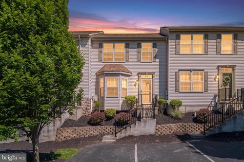 98 E Beaver St, YORK, PA, 17406-9066 | Card Image