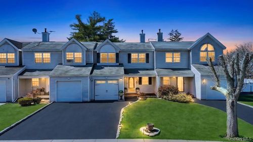 4 Beech St, Islip, NY, 11751 | Card Image