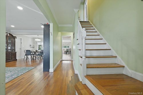 739 Dogwood Ave, West Hempstead, NY, 11552-3425 | Card Image