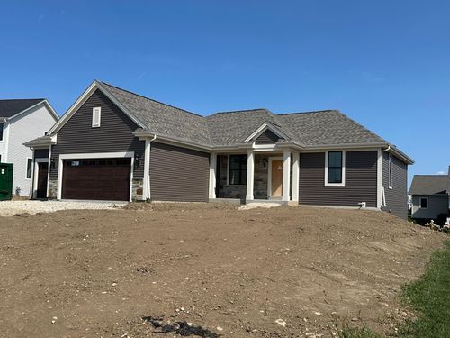 674 Mary Way, Slinger, WI, 53086-3204 | Card Image
