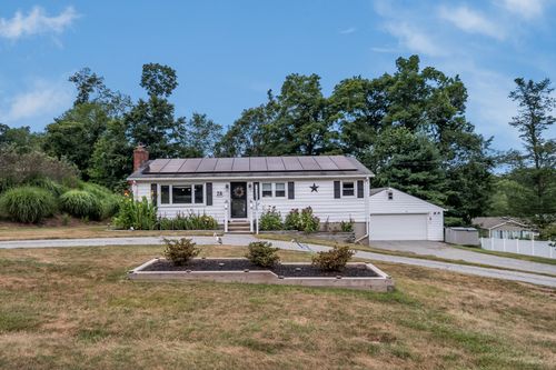 28 Heritage Hill Rd, Branford, CT, 06405-2310 | Card Image