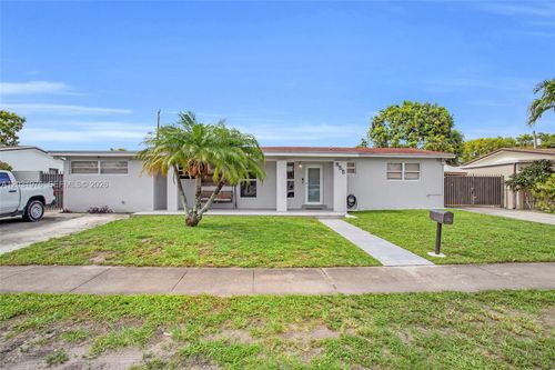 855 W 70th Pl, Hialeah, FL, 33014-5219 | Card Image