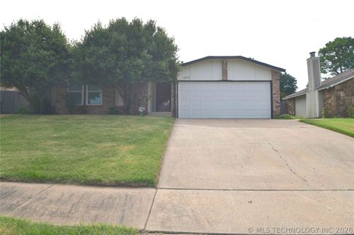 10056 S 91st East Ave, Tulsa, OK, 74133-6121 | Card Image