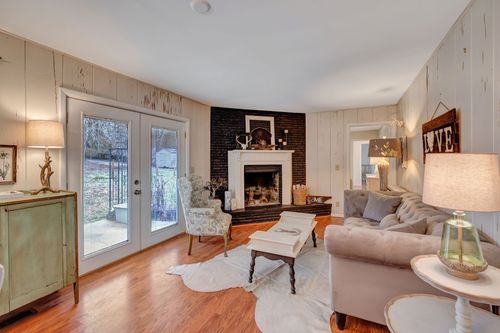 7867 Highway 100, Nashville, TN, 37221-4117 | Card Image