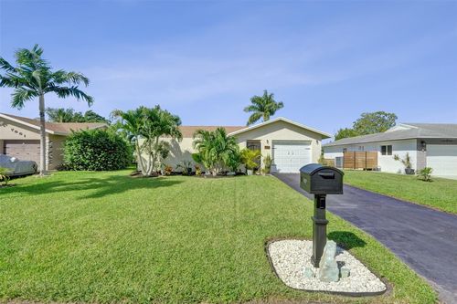 7003 Nw 95th Ter, Tamarac, FL, 33321-3048 | Card Image