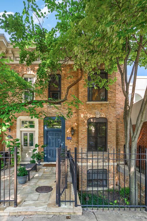 1929 N Maud Ave, Chicago, IL, 60614-4907 | Card Image