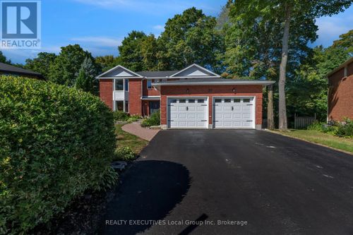 31 Robinhood Crt, North Bay, ON, P1C1L2 | Card Image