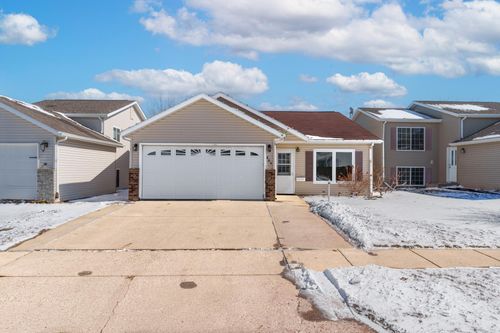 804 51st St S, Fargo, ND, 58103-7244 | Card Image