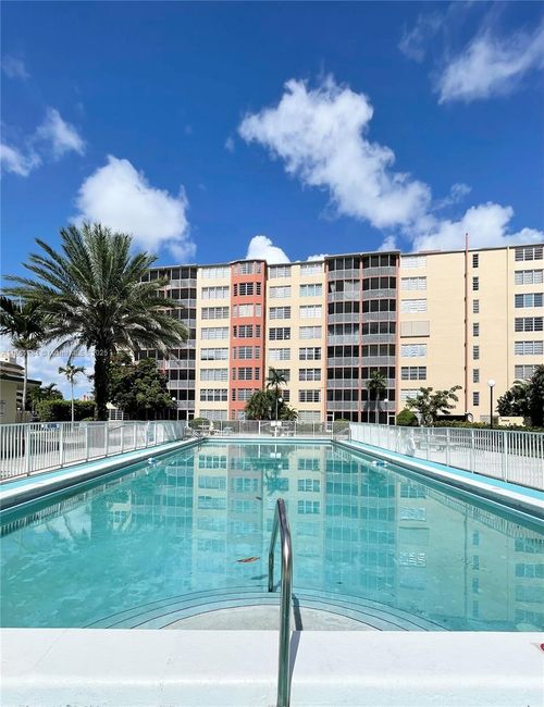 2-1780 Ne 191st St, Miami, FL, 33179-4285 | Card Image
