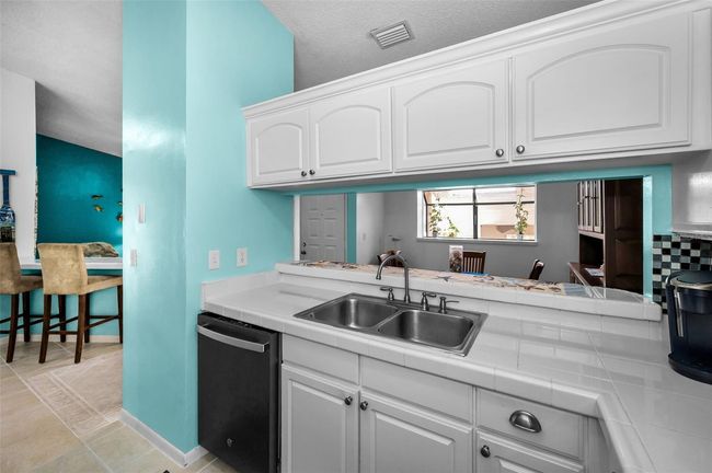 APT-200J - 300 S Florida Ave, Condo with 2 bedrooms, 2 bathrooms and null parking in TARPON SPRINGS FL | Image 22