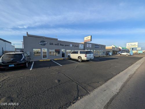 9117 W Grand Ave, Peoria, AZ, 85345-8188 | Card Image