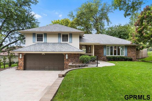 11811 Dorcas St, Omaha, NE, 68144-2948 | Card Image